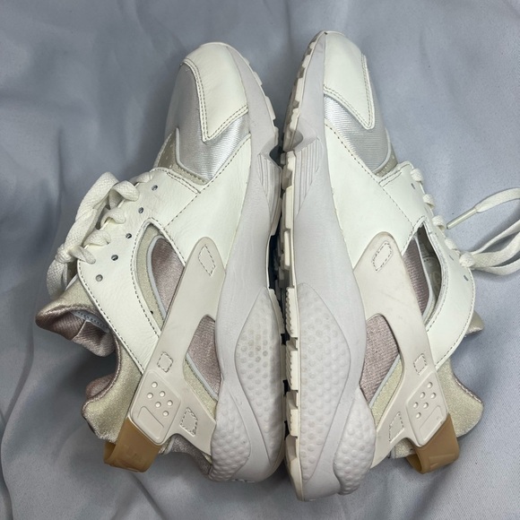 Nike Air Huarache 'Sail Fossil Stone’ Women’s Size 9 - Picture 5 of 9